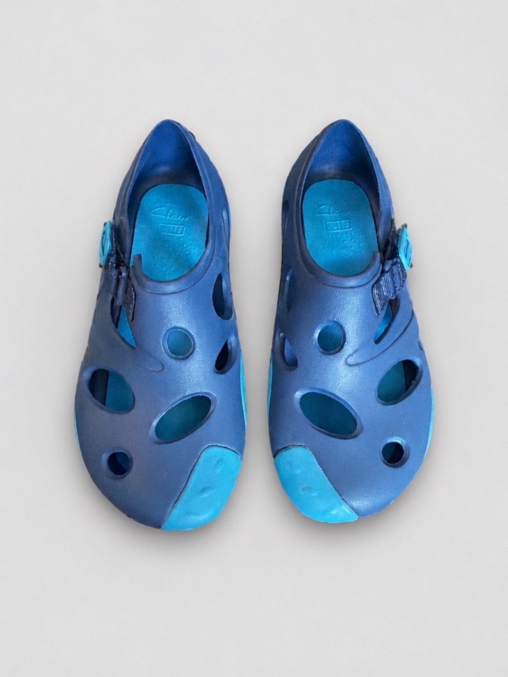 Clark’s Blue Cutout Slip-On Sandals